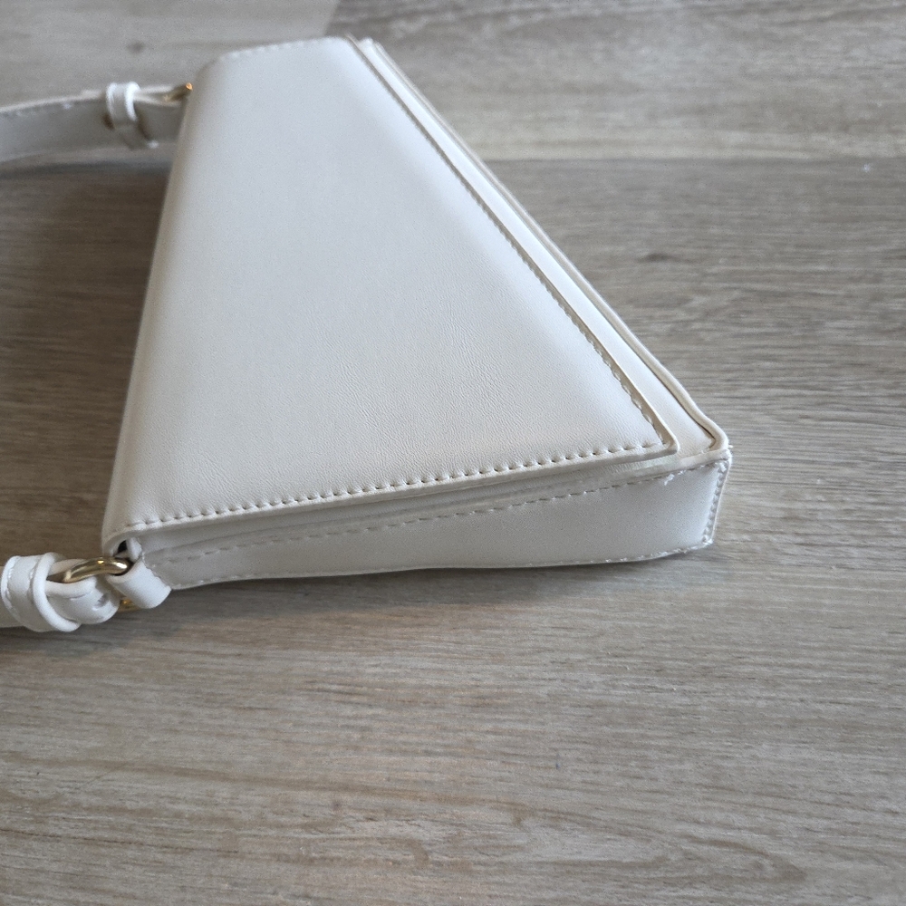 Madison West Geometric White Purse - Picture 2 of 9